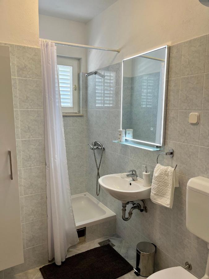 Ostanak kod kuće Mrcela With Big Balcony And Sea View Hvar Town