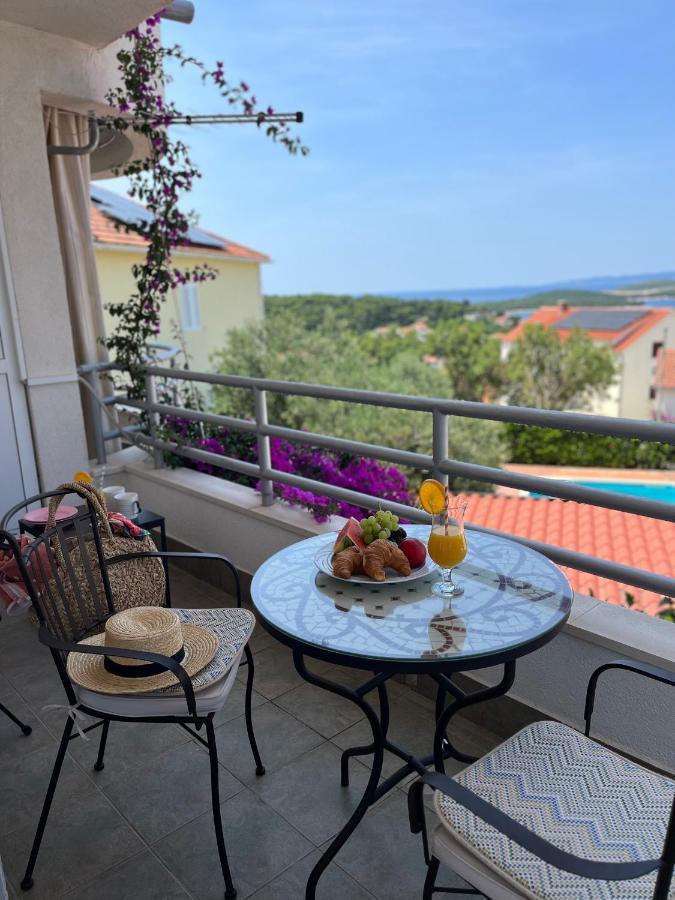 Ostanak kod kuće Mrcela With Big Balcony And Sea View *